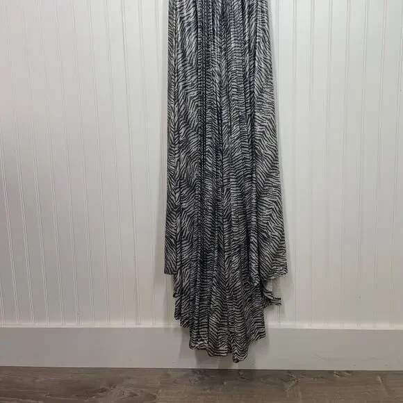 NWT Camille La Vie Animal Print Sequin Halter Open Back Maxi Dress Size 4 - Picture 5 of 9